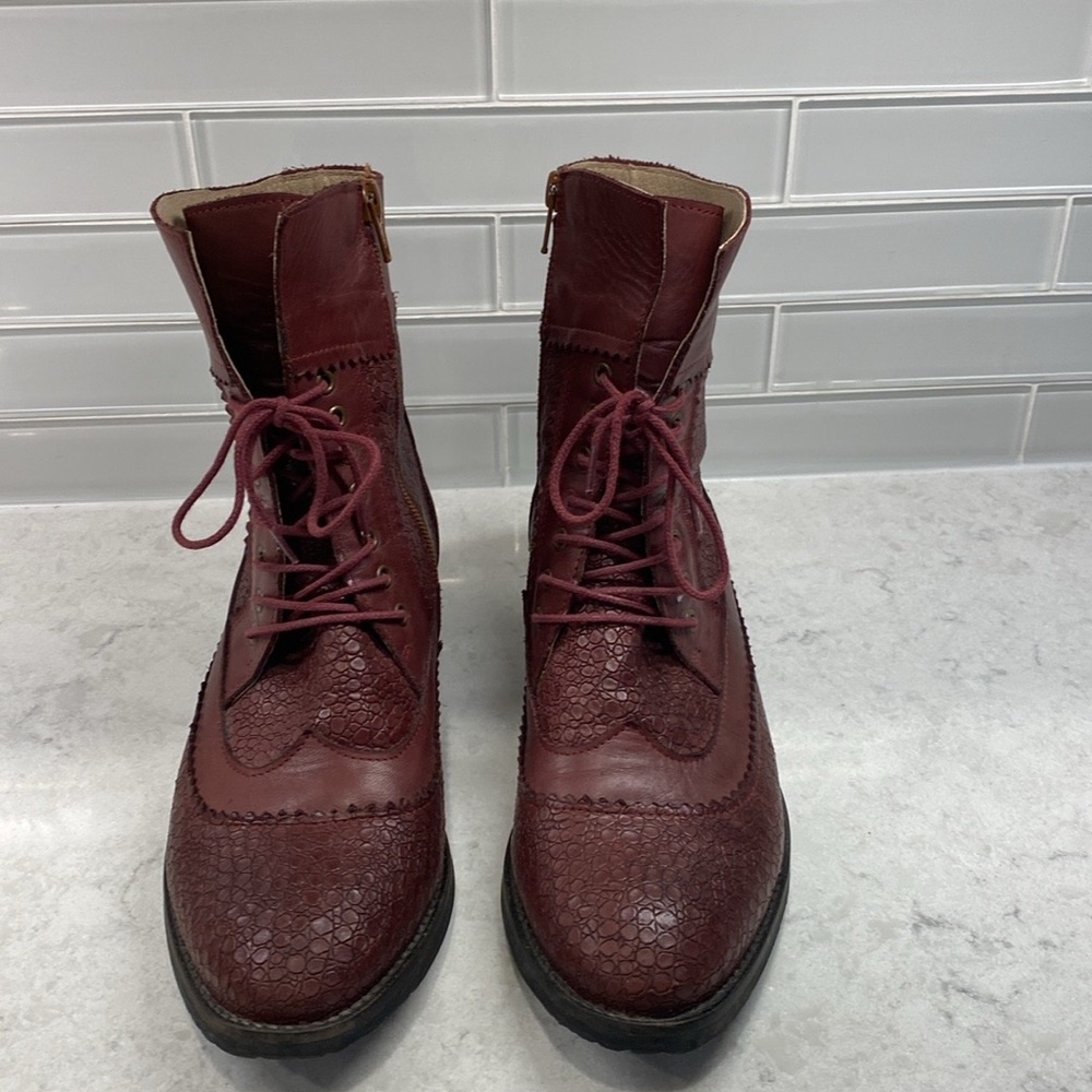 *Casta - Women’s mauve/pink Leather Boots